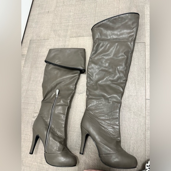 Grey Slouch Boots - Picture 4 of 9